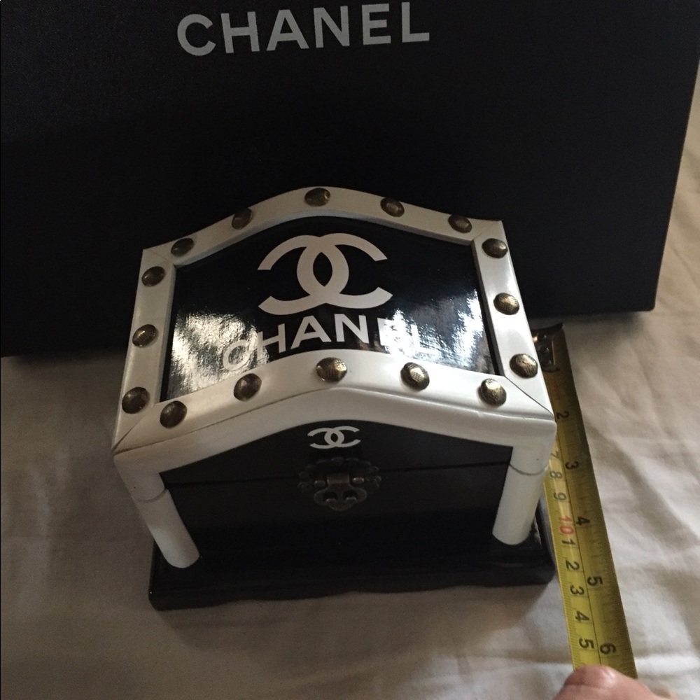 Authentic coco Chanel bangle - Picture 7 of 7